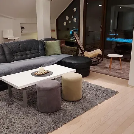 Apartment Xyz Vlasic